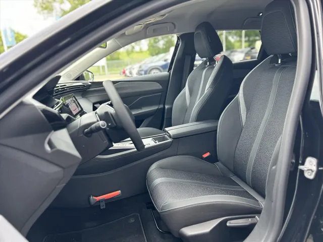 
Peugeot 308 Sw 1.6 HYbrid PHEV 180pk e-EAT8 Allure | Navigatie | Cruise controle | Apple Carplay | parkeercamera achter en voor | Dodehoekbewaking | vol									