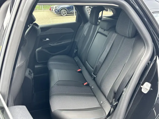 
Peugeot 308 Sw 1.6 HYbrid PHEV 180pk e-EAT8 Allure | Navigatie | Cruise controle | Apple Carplay | parkeercamera achter en voor | Dodehoekbewaking | vol									