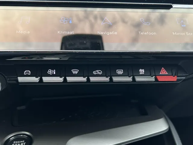 
Peugeot 308 Sw 1.6 HYbrid PHEV 180pk e-EAT8 Allure | Navigatie | Cruise controle | Apple Carplay | parkeercamera achter en voor | Dodehoekbewaking | vol									