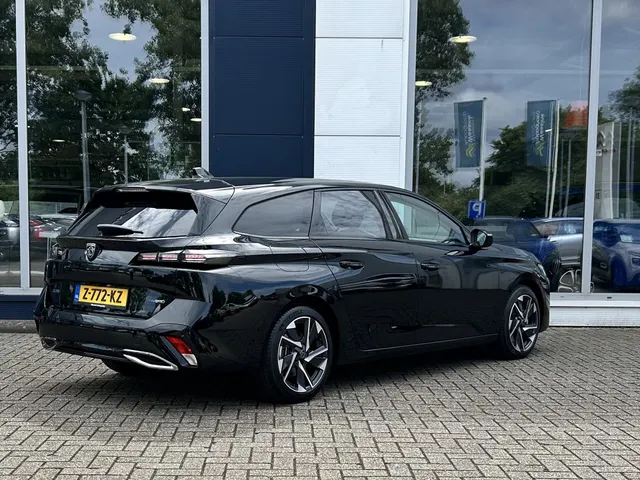 
Peugeot 308 Sw 1.6 HYbrid PHEV 180pk e-EAT8 Allure | Navigatie | Cruise controle | Apple Carplay | parkeercamera achter en voor | Dodehoekbewaking | vol									