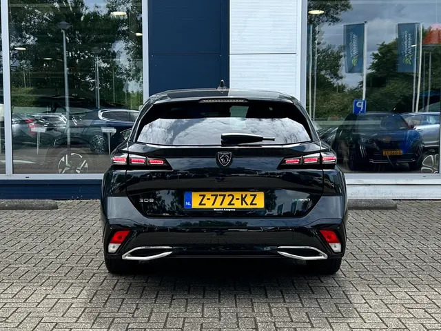 
Peugeot 308 Sw 1.6 HYbrid PHEV 180pk e-EAT8 Allure | Navigatie | Cruise controle | Apple Carplay | parkeercamera achter en voor | Dodehoekbewaking | vol									