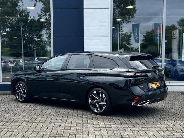 
Peugeot 308 Sw 1.6 HYbrid PHEV 180pk e-EAT8 Allure | Navigatie | Cruise controle | Apple Carplay | parkeercamera achter en voor | Dodehoekbewaking | vol									