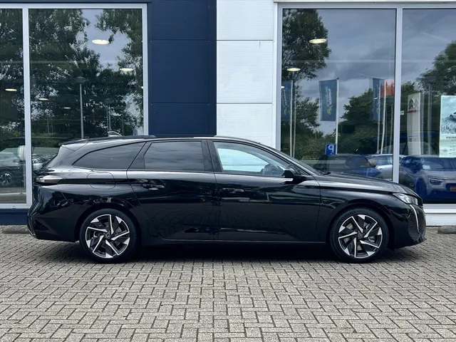 
Peugeot 308 Sw 1.6 HYbrid PHEV 180pk e-EAT8 Allure | Navigatie | Cruise controle | Apple Carplay | parkeercamera achter en voor | Dodehoekbewaking | vol									