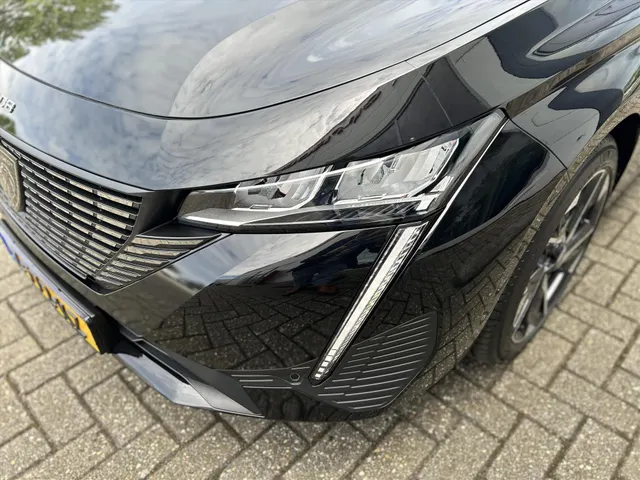 
Peugeot 308 Sw 1.6 HYbrid PHEV 180pk e-EAT8 Allure | Navigatie | Cruise controle | Apple Carplay | parkeercamera achter en voor | Dodehoekbewaking | vol									
