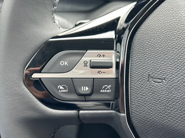 
Peugeot 308 Sw 1.6 HYbrid PHEV 180pk e-EAT8 Allure | Navigatie | Cruise controle | Apple Carplay | parkeercamera achter en voor | Dodehoekbewaking | vol									