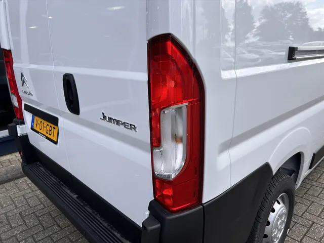 
								Citroën Jumper GB 33 L3H2 2.2 BlueHDi 140pk zwaar | Navigatie | Climate control | Apple Carplay & Android Auto | 2500kg trekgewicht vol									