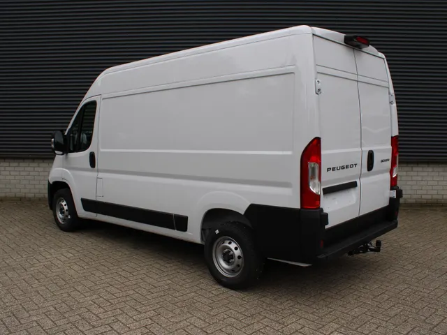 
								Peugeot Boxer GB 2.2 140PK BlueHDi L2H2 35 | Navigatie | Apple Carplay & Android Auto | DAB+ | Airconditioning | Cruise control | Trekhaak | Parkeer camera vol									