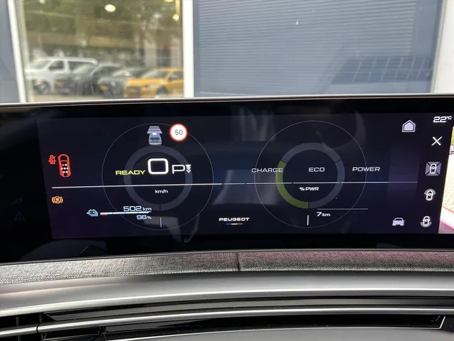 
Peugeot e-5008 New | GT | Navigatie | Apple Carplay en Androidauto | Stoelverwarming | 7 persoons uitvoering | Airco | Alcantara stoelen | vol									