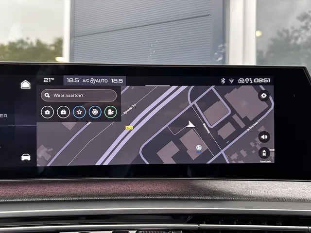 
Peugeot e-5008 New | GT | Navigatie | Apple Carplay en Androidauto | Stoelverwarming | 7 persoons uitvoering | Airco | Alcantara stoelen | vol									