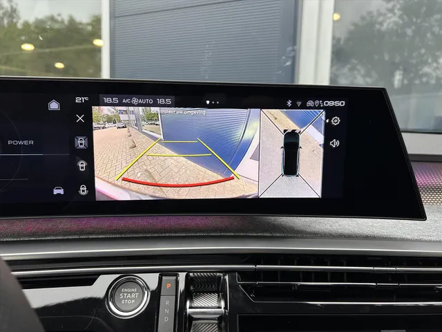 
Peugeot e-5008 New | GT | Navigatie | Apple Carplay en Androidauto | Stoelverwarming | 7 persoons uitvoering | Airco | Alcantara stoelen | vol									