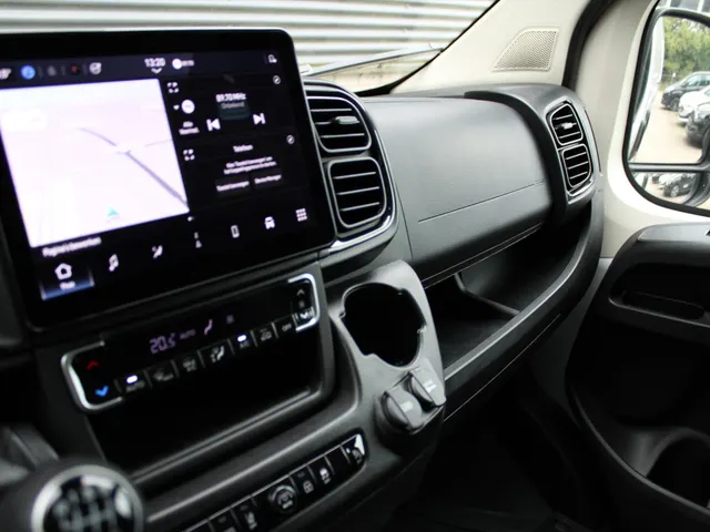 
								Peugeot Boxer GB 2.2 140PK BlueHDi L2H2 35 | Navigatie | Apple Carplay & Android Auto | DAB+ | Airconditioning | Cruise control | Trekhaak | Parkeer camera vol									