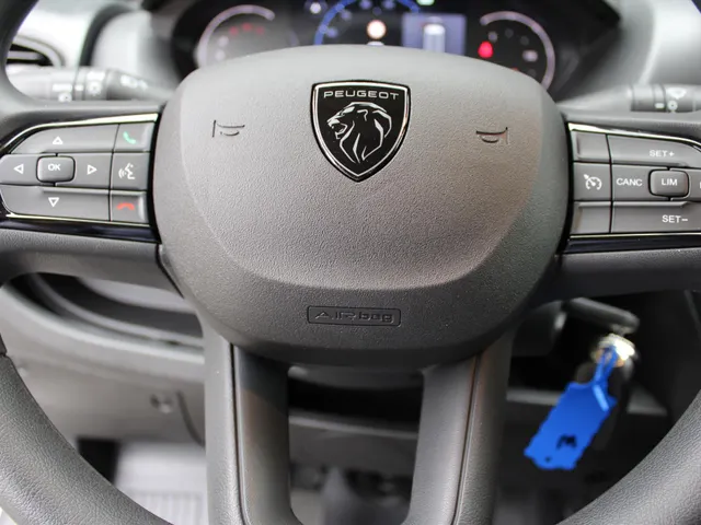 
								Peugeot Boxer GB 2.2 140PK BlueHDi L2H2 35 | Navigatie | Apple Carplay & Android Auto | DAB+ | Airconditioning | Cruise control | Trekhaak | Parkeer camera vol									