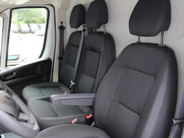 
								Peugeot Boxer GB 2.2 140PK BlueHDi L2H2 35 | Navigatie | Apple Carplay & Android Auto | DAB+ | Airconditioning | Cruise control | Trekhaak | Parkeer camera vol									