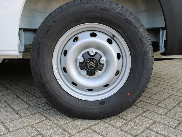 
Citroën Jumper GB 2.2 BlueHDi 140pk L2H1 Automaat | 3 Zits! | Navigatie | Trekhaak | Camera | vol									