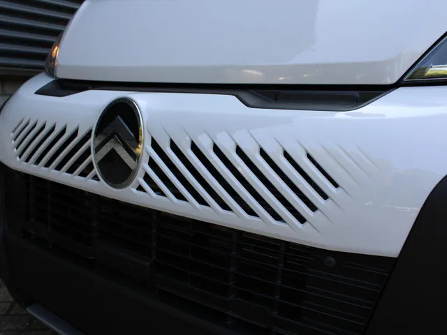 
Citroën Jumper GB 2.2 BlueHDi 140pk L2H1 Automaat | 3 Zits! | Navigatie | Trekhaak | Camera | vol									