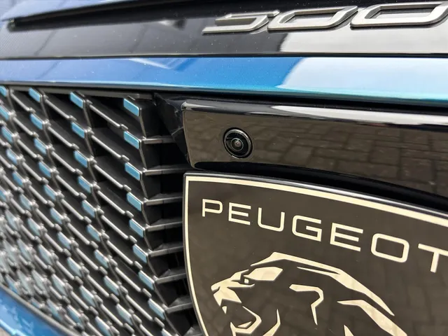 
Peugeot e-5008 New | GT | Navigatie | Apple Carplay en Androidauto | Stoelverwarming | 7 persoons uitvoering | Airco | Alcantara stoelen | vol									