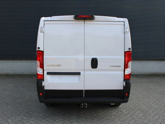 
Citroën Jumper GB 2.2 BlueHDi 140pk L2H1 EAT8 | 3 Zits! | Navigatie | Trekhaak | Camera | vol									