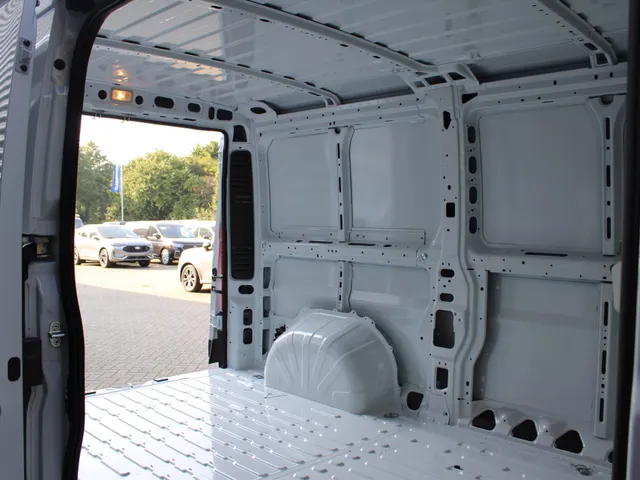 
Citroën Jumper GB 2.2 BlueHDi 140pk L2H1 EAT8 | 3 Zits! | Navigatie | Trekhaak | Camera | vol									