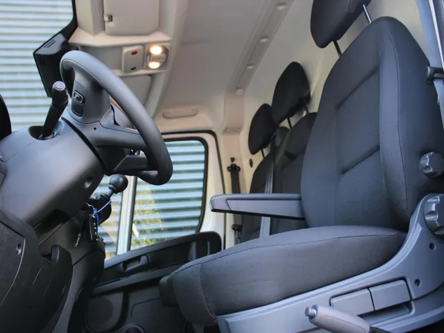 
Citroën Jumper GB 2.2 BlueHDi 140pk L2H1 EAT8 | 3 Zits! | Navigatie | Trekhaak | Camera | vol									