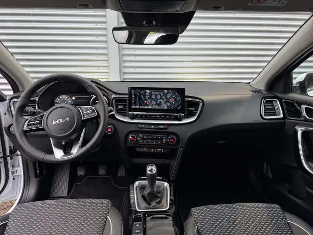 
Kia Ceed Sportswagon Sw 1.0 T-GDi 100pk DynamicPlusLine | Stoel/Stuurwielverwarming | Elektrische achterklep | Navigatie | Climate Control | vol									