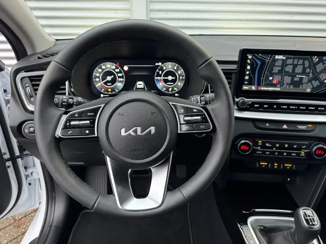 
Kia Ceed Sportswagon Sw 1.0 T-GDi 100pk DynamicPlusLine | Stoel/Stuurwielverwarming | Elektrische achterklep | Navigatie | Climate Control | vol									